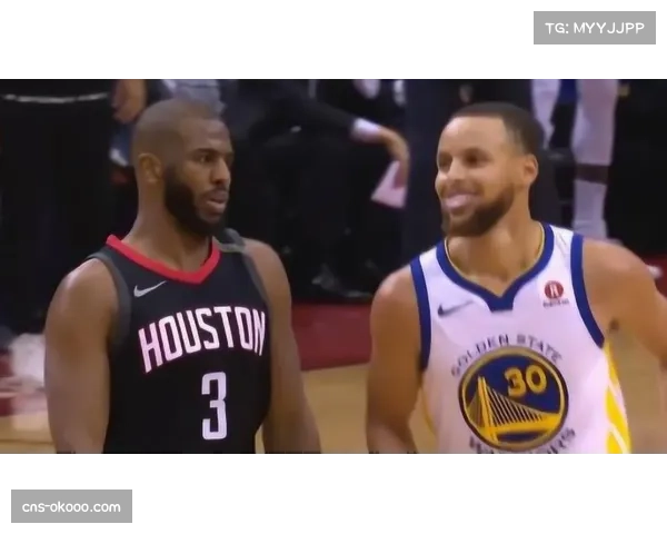 球员探讨应对紧逼方法 保罗背身推进与库里快速突破各异